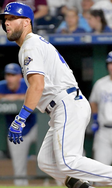 Gordon drives in five in Royals' 10-3 win over Twins